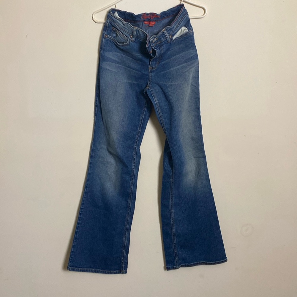 Up for sale is a pair of retro classic Esprit Jeans boot cut with a slight flare